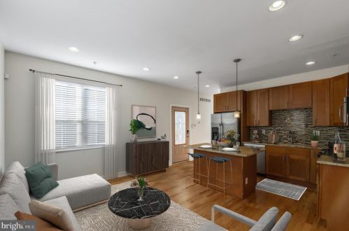 1025 20th St, Philadelphia PA  19146-2643 exterior