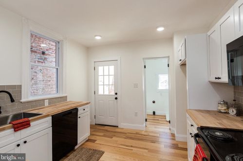 214 James St, Lancaster PA 17603-2839 exterior