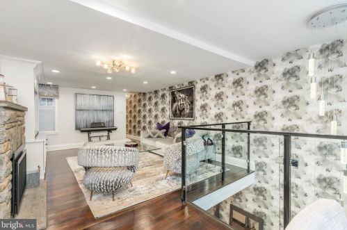 2109 Locust St, Philadelphia PA 19103-4802 exterior