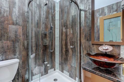 71 Euclid St, Valley Stream NY 11580-4148 exterior