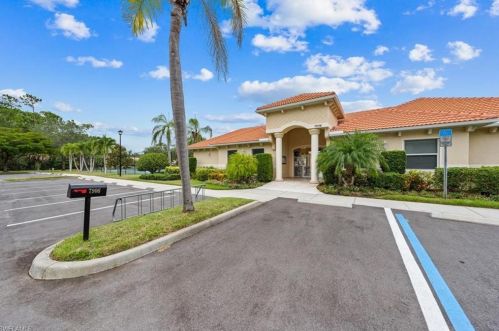 7866 Sanctuary Cir, Naples FL 34104-5864 exterior