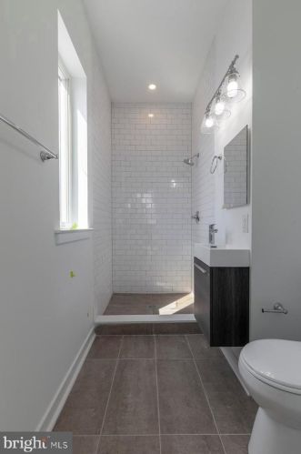 2062 2nd St, Philadelphia PA 19122-0033 exterior