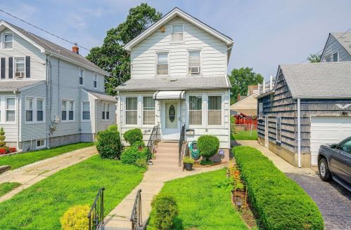 36 Roeckel Ave, Valley Stream, NY 11580-3502