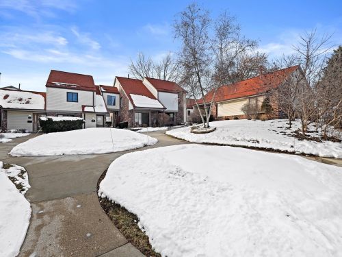 8027 94, Milwaukee WI 53214-2754 exterior