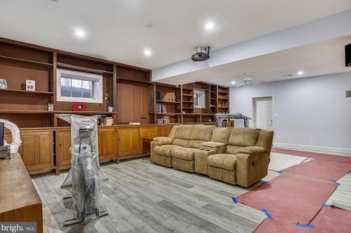 1276 Beverly Rd, Mc Lean VA 22101-2834 exterior