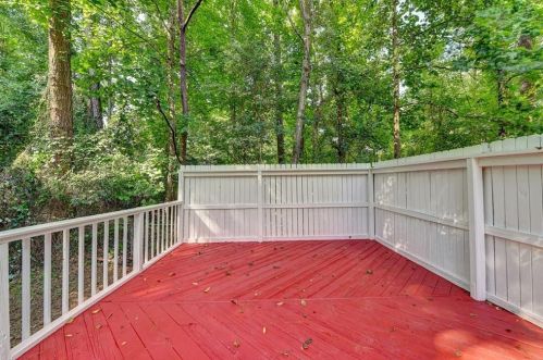 689 Lake Dr, Lithonia GA  30039-6683 exterior