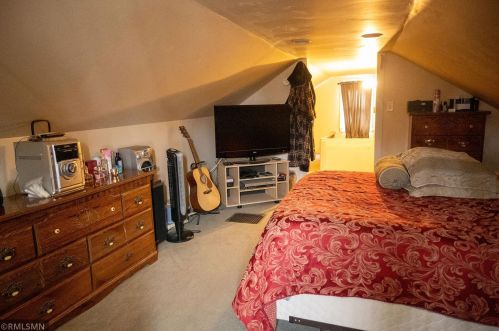 1055 Farrington St, Saint Paul MN 55117-5103 exterior