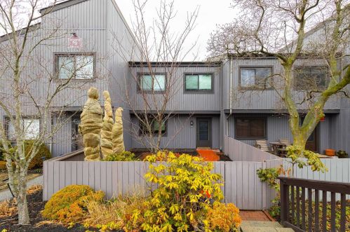 2004 Mulberry Ct, Poughkeepsie NY  12603-6962 exterior