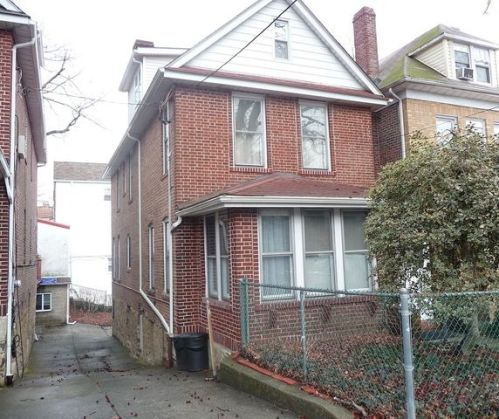 437 261st St, Bronx NY  10471-1026 exterior