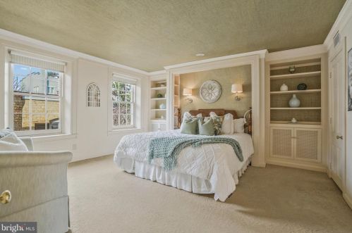 207 Fairfax St, Alexandria VA 22314-3304 exterior