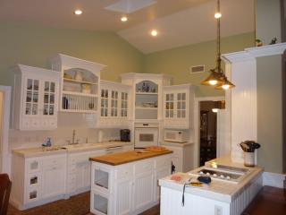 494 Beavercreek Ln, Fallbrook CA  92028-2598 exterior