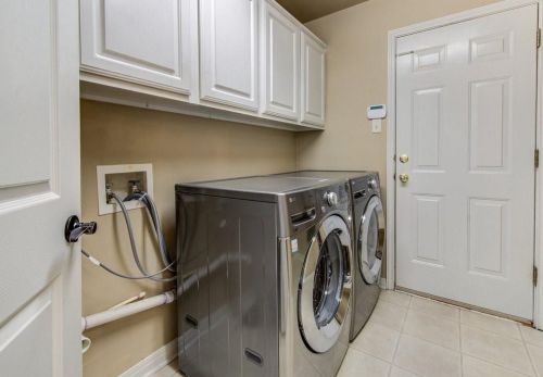 4933 China Gdn Dr, Austin TX 78730-3577 exterior