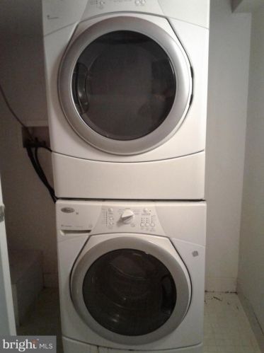 1027 Arch St, Philadelphia PA  19107-2317 exterior