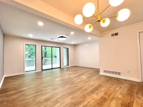 1249 Druid Knoll Dr, Atlanta GA  30319-4109 exterior