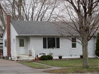 520 2nd St, Winsted, MN 55395-7747