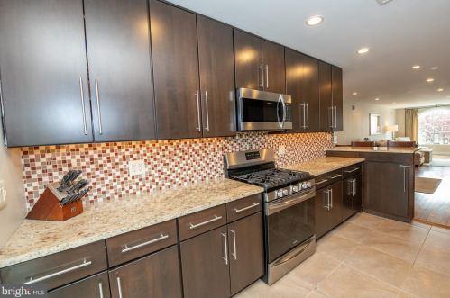 2932 Juniper St, Philadelphia PA 19148-4951 exterior