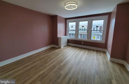 3905 Glendale St, Philadelphia PA 19124-5509 exterior