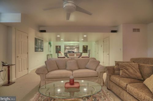 1014 Peggy Dr, Hummelstown PA 17036-9025 exterior