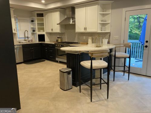 2933 Margaret Mitchell Ct, Atlanta GA 30327-1614 exterior