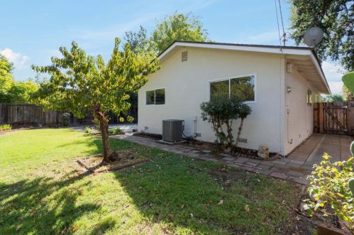 2507 Temple Dr, Davis CA 95618-1530 exterior