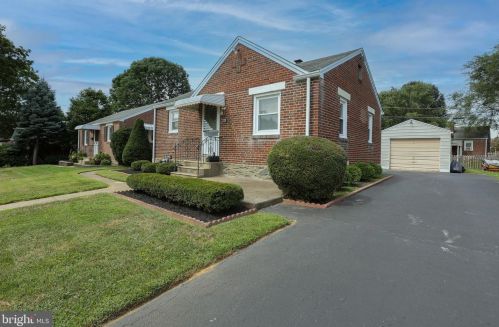 712 Howard Ave, Pittsburgh, PA 19083-2031