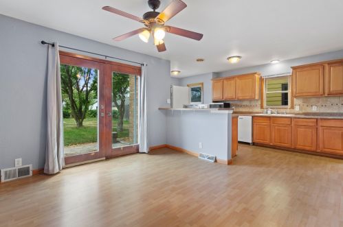 4560 Lenox St, Milwaukee, WI 53207-5244