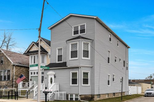 2449 Fletcher St, Chicago IL 60618-7915 exterior