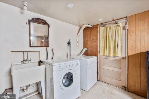 1730 Great Falls St, Mc Lean VA  22101-5063 exterior