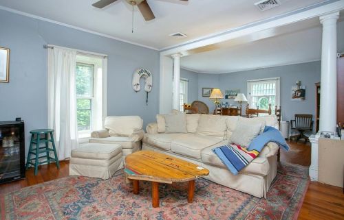 44 Everett St, Middletown RI 02840-2769 exterior