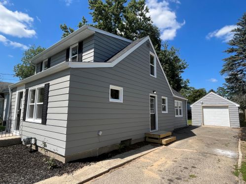 228 Fairview Ave, Kalamazoo, MI 49001-4211