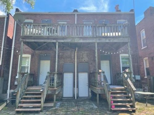 2727 Accomac St, Saint Louis, MO 63104-2219