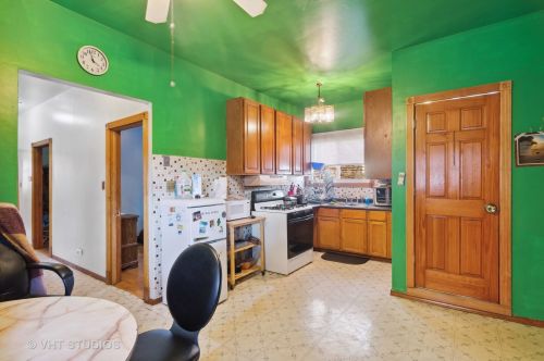 2449 Diversey Ave, Chicago IL 60647-1940 exterior