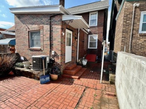 515 Aspen St, Pittsburgh PA 15122-1234 exterior