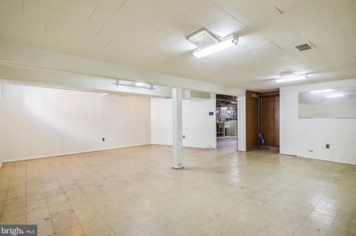 1904 Lewis Ave, Rockville MD 20851-2330 exterior