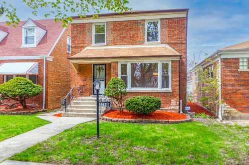 10336 Eberhart Ave, Chicago, IL 60628-2932