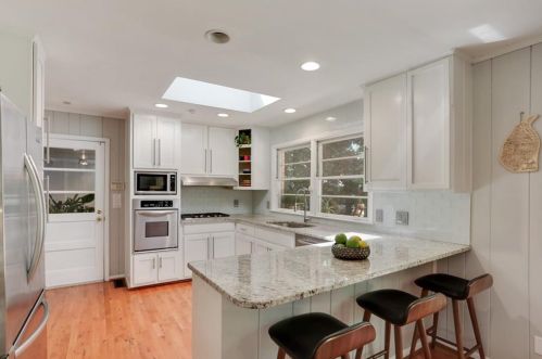 1861 Crestline Dr, Atlanta GA  30345-3871 exterior