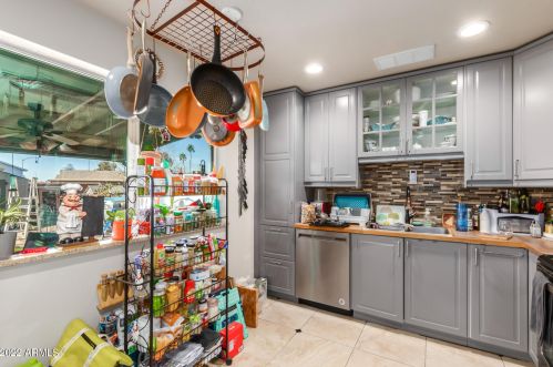 12602 37 Ave, Phoenix AZ 85053-4616 exterior