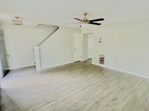 5796 Strathmoor Manor Cir, Lithonia GA  30058-2622 exterior