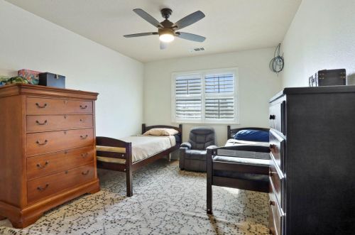 2613 Casey Ray Ct, Turlock CA  95382-8829 exterior