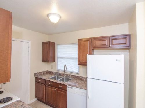 2213 Short St, Fort Pierce, FL 34952-6859