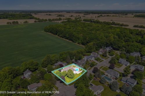 502 Brunswick Dr, Dewitt MI 48820-9189 exterior