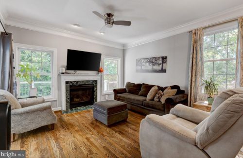 3822 Elmwood Towne Way, Alexandria VA  22303-1161 exterior