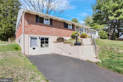 421 Fairview St, Pottstown, PA 19464-6142