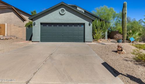 1944 Behrend Dr, Phoenix AZ 85027-3834 exterior