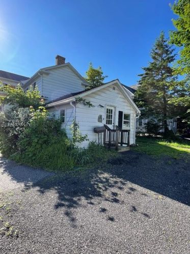 439 Prospect St, Torrington CT 06790-6330 exterior