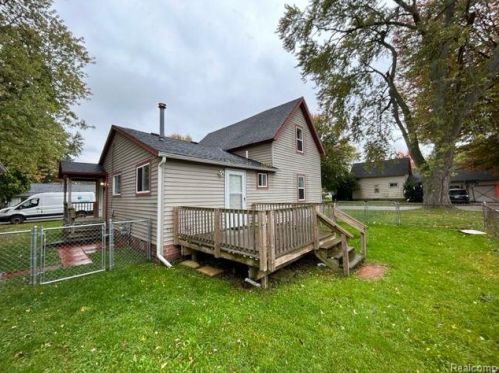 903 Clinton St, Algonac, MI 48001-1501