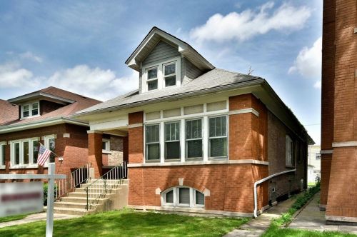 4106 Nelson St, Chicago, IL 60641-5441