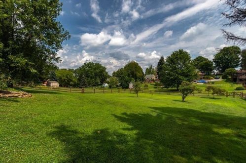 1265 Chestnut St, Monaca PA 15061-1042 exterior