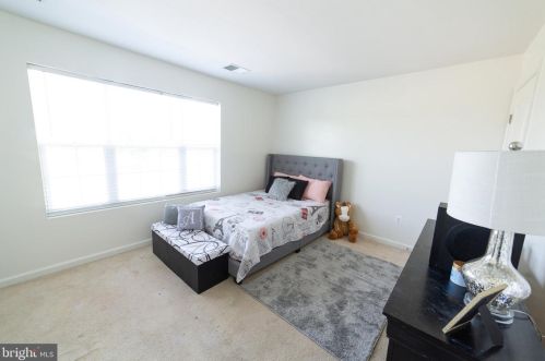 280 Kentshire Dr, Lancaster PA 17603-8851 exterior