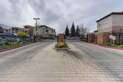 1300 Moon Cir, Folsom, CA 95630-4147